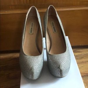 Steve Madden Damsel Grey Pumps